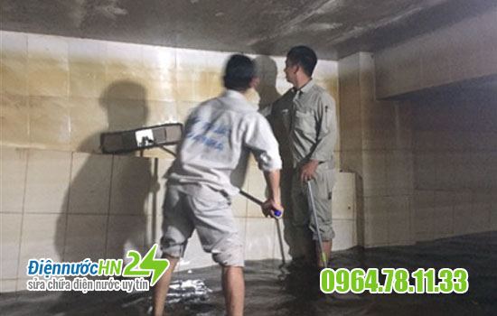 Vệ sinh thau rửa bể nước định kỳ mang lại lợi ích như thế nào? Vệ sinh thau rửa bể nước định kỳ mang lại lợi ích như thế nào?